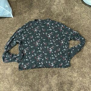 SO Long sleeved Gray Floral top in a XL
